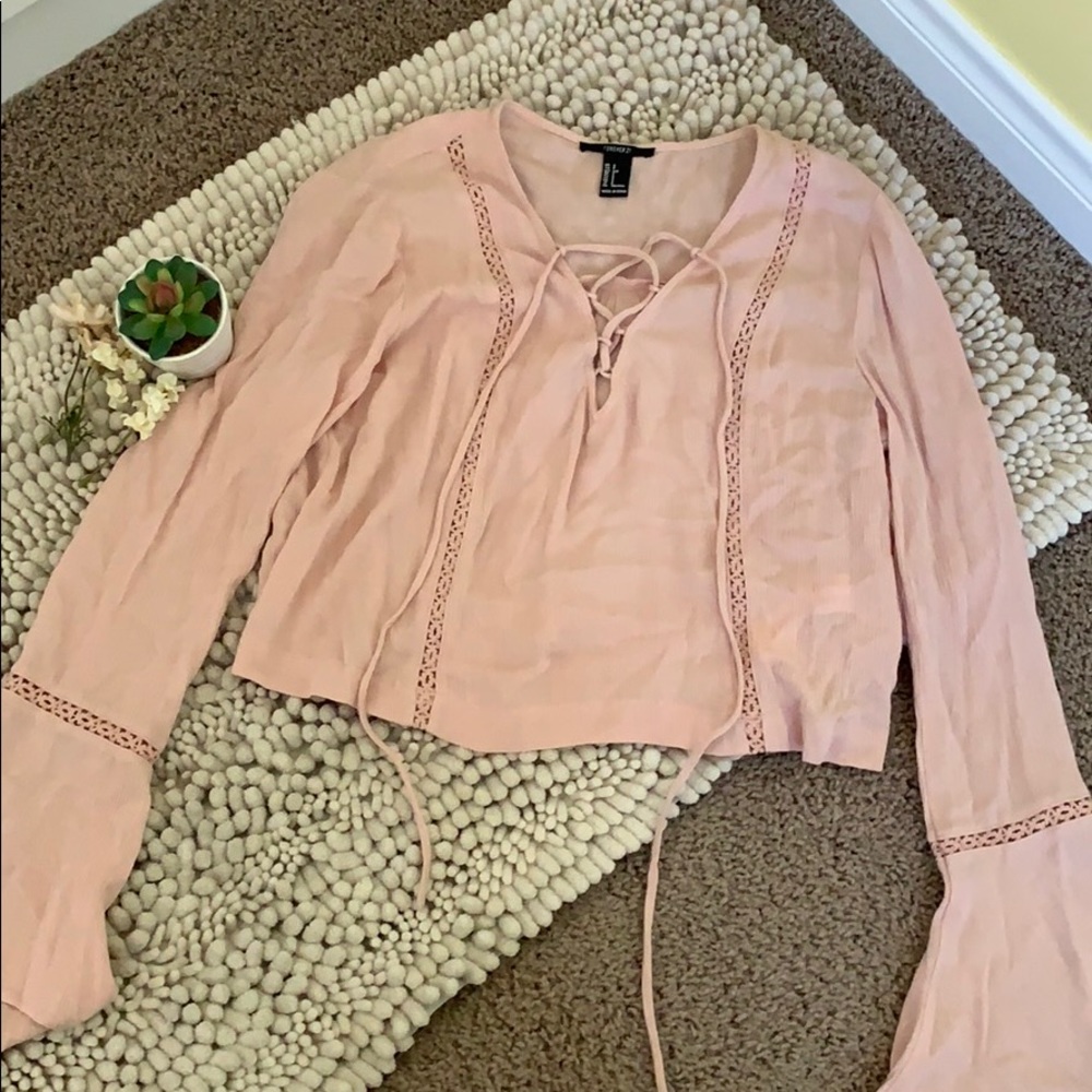 Size small Like New Forever 21 light pink crop top